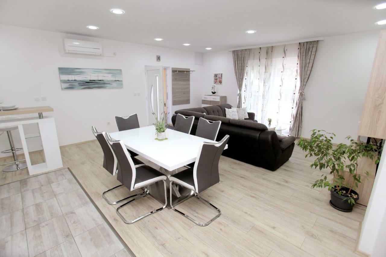 Apartments Viki Trogir Dış mekan fotoğraf
