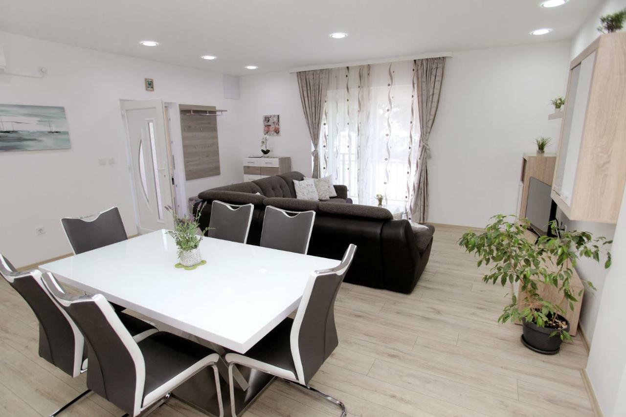 Apartments Viki Trogir Dış mekan fotoğraf